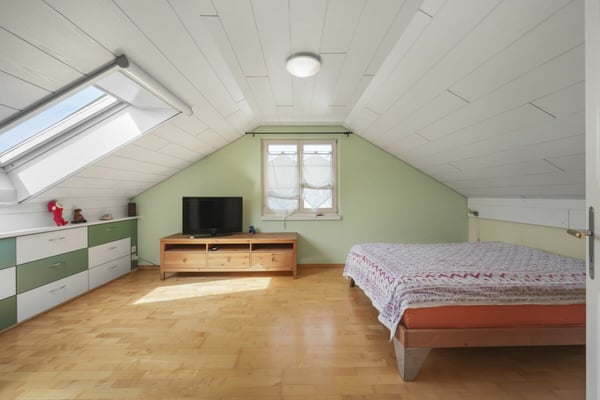 Familienfreundliches, zentral- und ruhig gelegenes Reiheneckhaus mit viel Platz und Baulandreserve 43