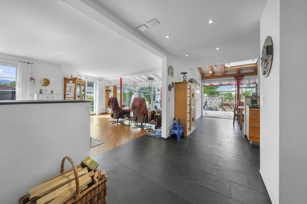Familienfreundliches, zentral- und ruhig gelegenes Reiheneckhaus mit viel Platz und Baulandreserve 4