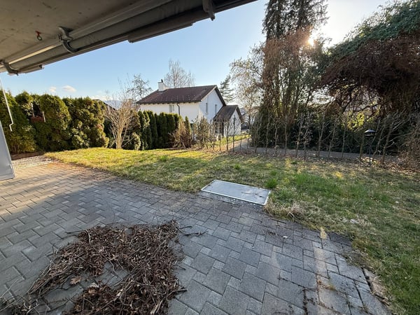 Moderne 5.5-Zimmerwohnung mit Gartensitzplatz im Lenggis 9