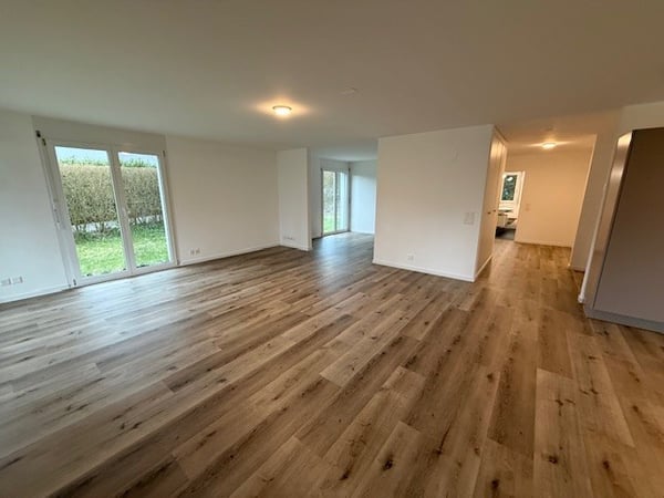 Moderne 5.5-Zimmerwohnung mit Gartensitzplatz im Lenggis 3