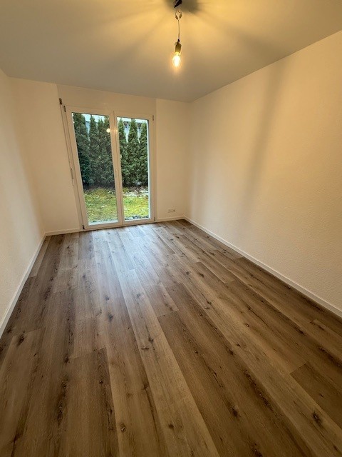 Moderne 5.5-Zimmerwohnung mit Gartensitzplatz im Lenggis 9