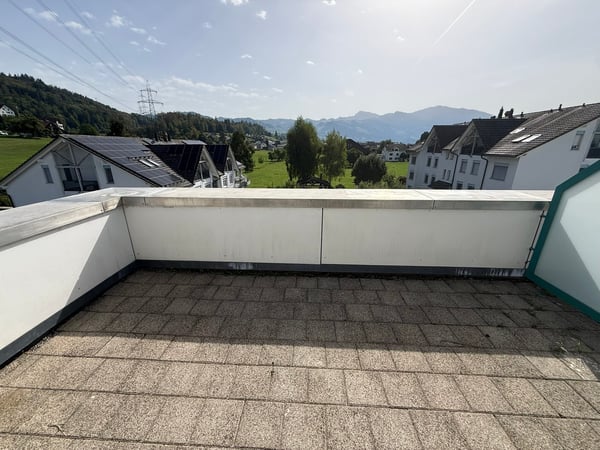 1.5-Zimmer Maisonettewohnung mit Terrasse & Balkon 12