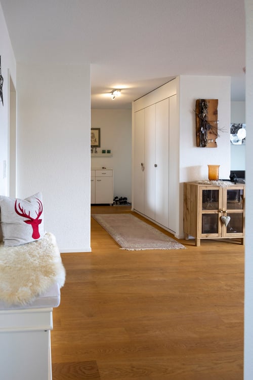 4½-Zimmerwohnung im 3. OG mit unverbaubarer Weitsicht auf See und Berge 4