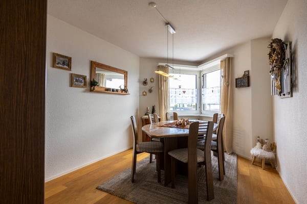 4½-Zimmerwohnung im 3. OG mit unverbaubarer Weitsicht auf See und Berge 11
