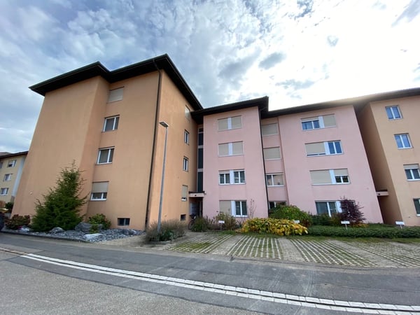 Aussenabstellplatz zur Miete in Eschenbach SG