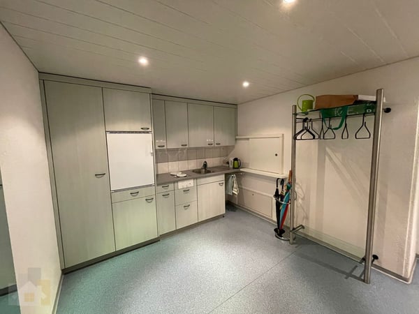 Büro- und Gewerbeflächen Lagerflächen mit/ohne Logistik direkt im Zent 6