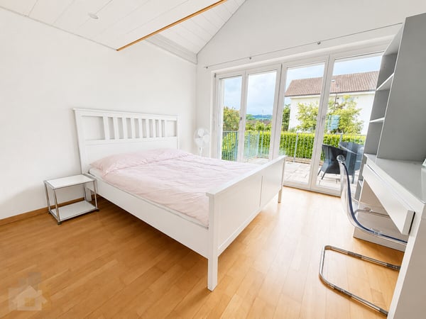 MODERN, FREISTEHEND MIT SEESICHT & BEHEIZBAREM POOL 11