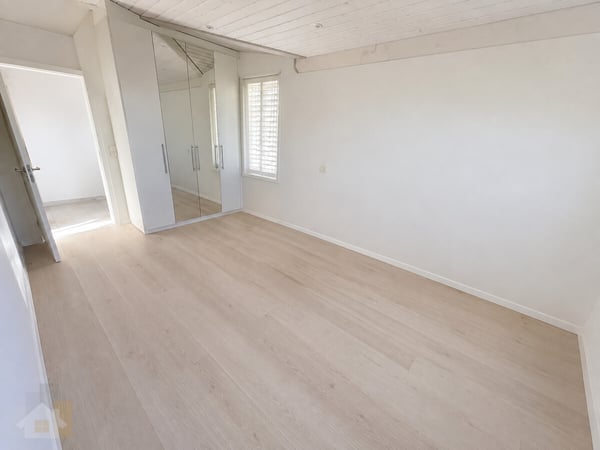 Attikawohnung mit 230 m2 Terrasse, Privatlift und Seesicht 12