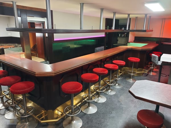 Ganzes Haus / Restaurant (Kontaktbar) mit 7 Schlafzimmern und einer Ga 5