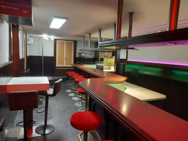 Ganzes Haus / Restaurant (Kontaktbar) mit 7 Schlafzimmern und einer Ga 6