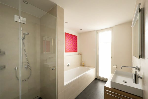 Luxuriöses 2.5-Zimmer-Wohnerlebnis mit Seepanoramablick in Bottighofen TG 21