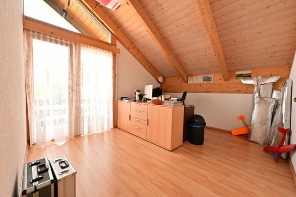 Charmantes 1.5-Zimmer-Einfamilienhaus - Ländlicher Charme trifft moderne Nachhaltigkeit 13