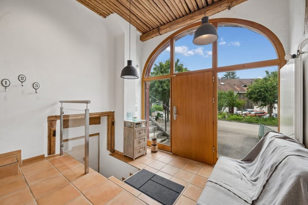 Stilvoll renoviertes Baselbieter Bauernhaus mit grossem Garten, Pool und Nachbargrundstück 3