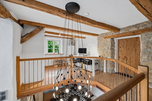 Stilvoll renoviertes Baselbieter Bauernhaus mit grossem Garten, Pool und Nachbargrundstück 8