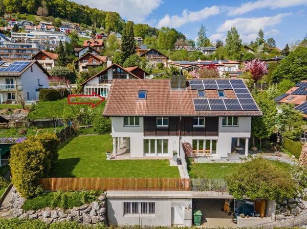 Charmantes 5.5-Zimmer-Doppeleinfamilienhaus mit Weitsicht & Gartenparadies am Ende einer Sackgasse 10