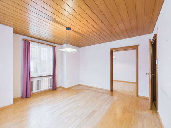 Charmantes Doppeleinfamilienhaus mit Garten | Zentrumsnah und voller Potenzial 6
