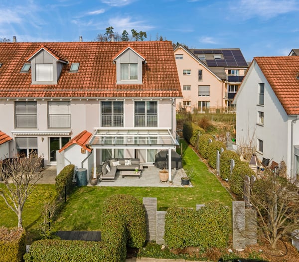 Familienparadies mit Garten und zwei Sitzplätzen 9