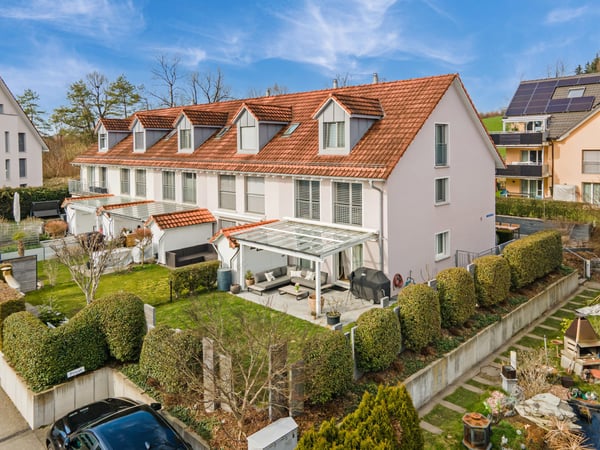 Sonniges und attraktives 5.5-Zimmer Eckhaus mit Garten und viel Raum für die Familie 10