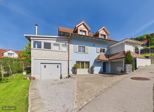 Stilvolles Einfamilienhaus mit Wintergarten und schöner Weitsicht in Gebertingen 1