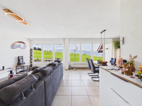 4.5-Zimmer-Haushälfte mit wunderschöner Berg- und Weitsicht im begehrten Uetliburg SG 4