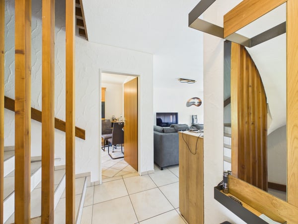 4.5-Zimmer-Haushälfte mit wunderschöner Berg- und Weitsicht im begehrten Uetliburg SG 10