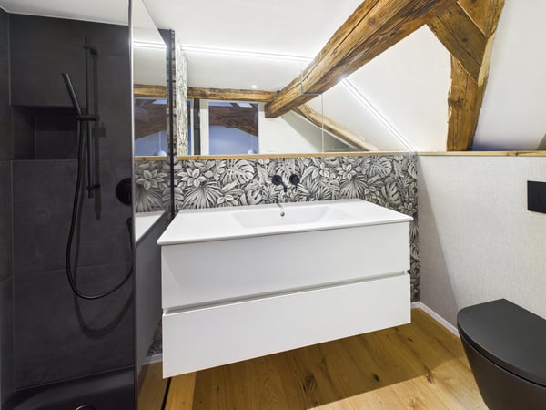 Charme und Moderne - Totalsaniertes Flarzhaus mit lauschigem Sitzplatz im Herzen von Dürnten 6