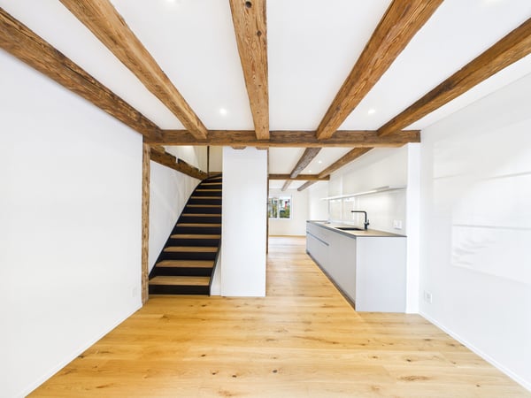 Charme und Moderne - Totalsaniertes Flarzhaus mit lauschigem Sitzplatz im Herzen von Dürnten 2