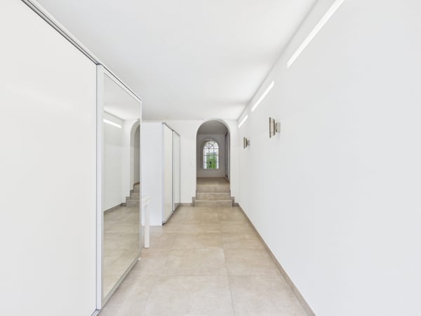 Charmantes 1.5-Zimmer-Doppeleinfamilienhaus mit Weitsicht & Gartenparadies am Ende einer Sackgasse 8