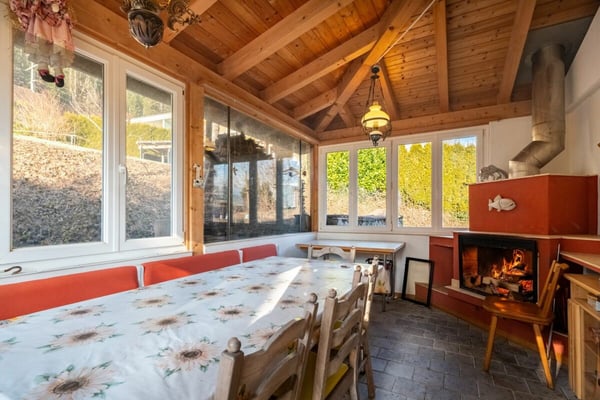 Grosszügiges Mehrgenerationenhaus mit weitläufiger Landreserve 9