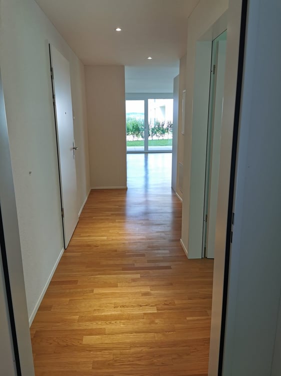 moderne Parterrewohnung mit grossem Sitzplatz in Seerheinnähe 7