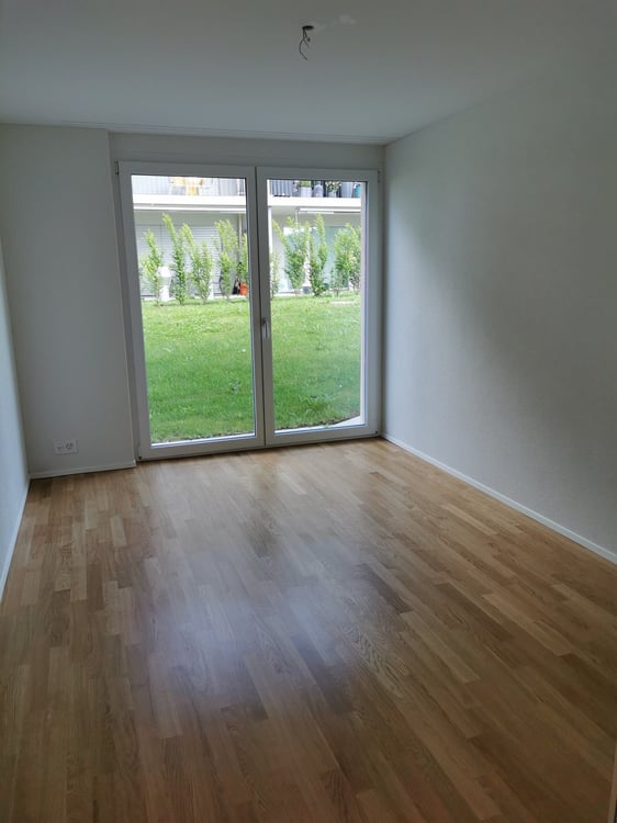 moderne Parterrewohnung mit grossem Sitzplatz in Seerheinnähe 8