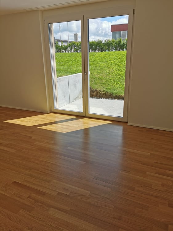 moderne Parterrewohnung mit grossem Sitzplatz in Seerheinnähe 9