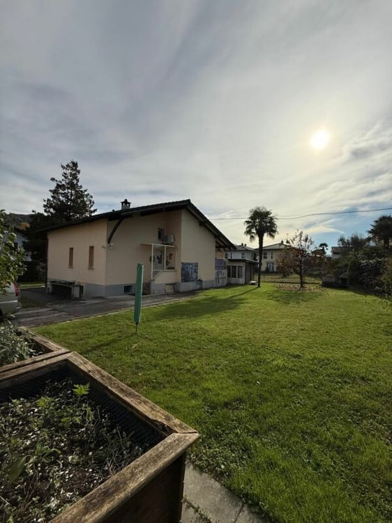 TOP 10111 VERKAUF EFH MIT UMSCHWUNG UND POOL 2