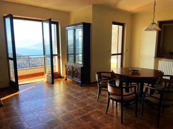 Villa, 6 Zi / 240 m2 mit wunderbarer Seesicht Kopie 8