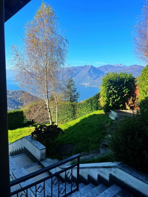 Villa, 6 Zi / 240 m2 mit wunderbarer Seesicht Kopie 10