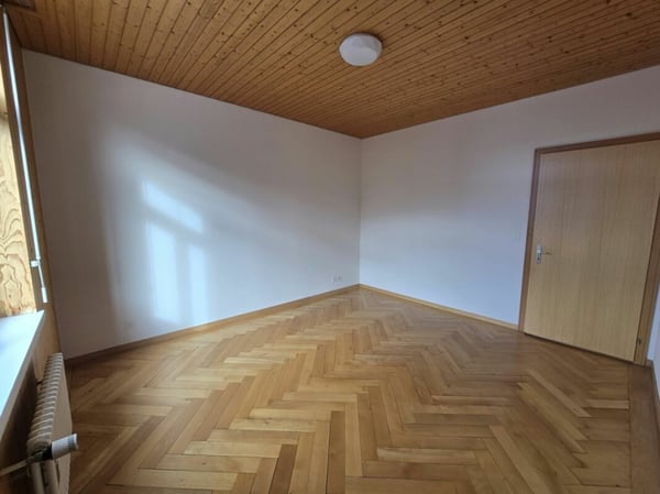 3.5-Zi. Altbauwohnung 2. OG 4