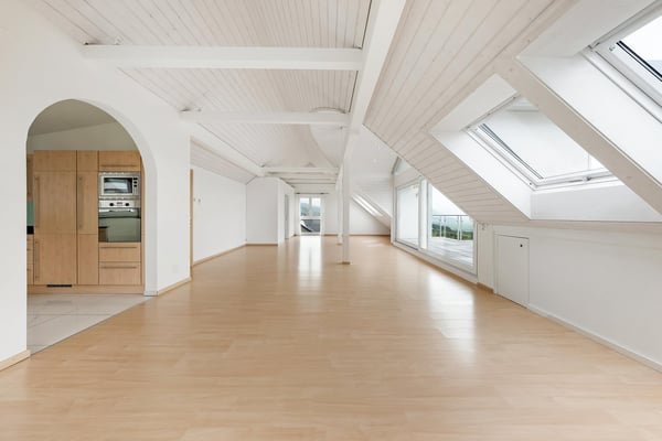 Loft-Dachwohnung mit atemberaubender Aussicht! 6