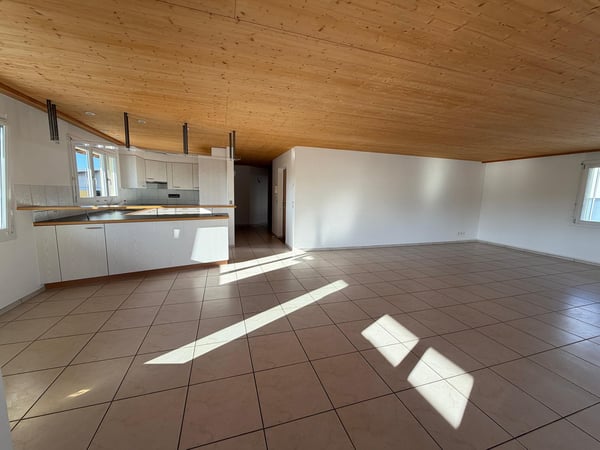 Grosszügige 5.5 Zimmer Dachwohnung mit Panoramablick und separatem Büro 4