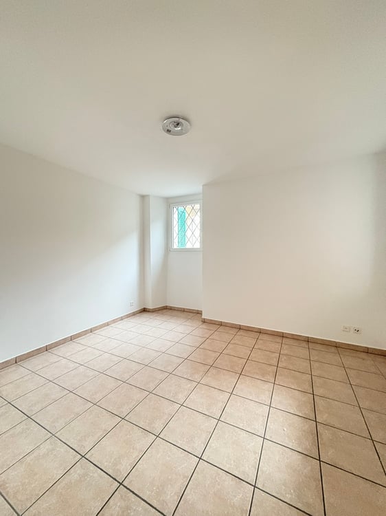 MURALTO,  Affittasi spazioso appartamento di 1½ locali 5