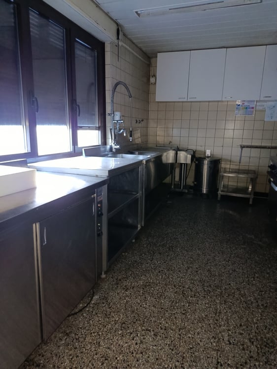 SAN NAZZARO - Vendesi Immobile con Ristorante e 2 Appartamenti 13