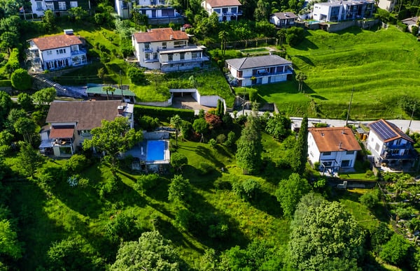 Terreno edificabile in posizione privilegiata con vista lago 3