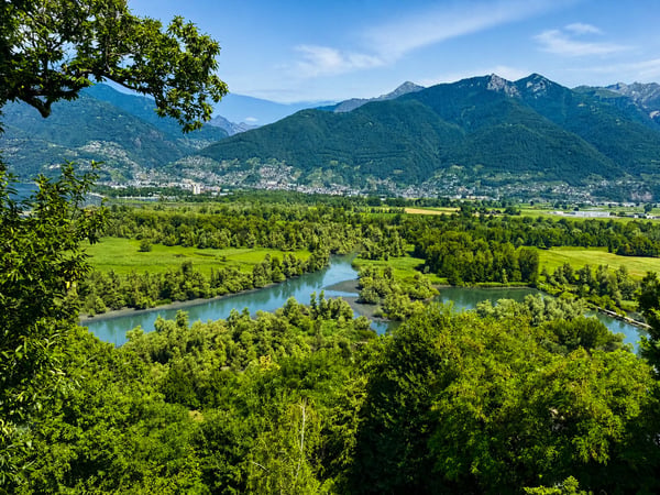 Terreno edificabile in posizione privilegiata con vista lago 4