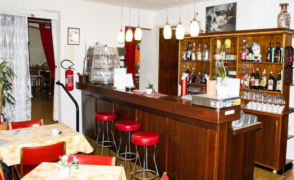 Hotel-ristorante con 9 camere, giardino e 10 posti auto 8