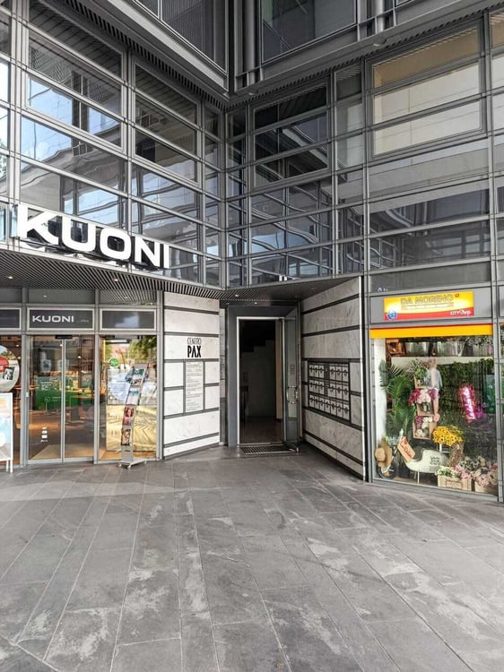 LOCARNO/MURALTO Spazio professionale di 24 m² fronte stazione 3