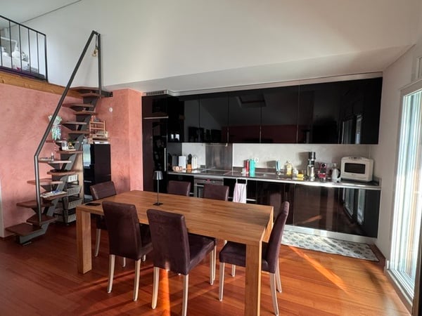 Affittasi ampio 4.5 locali, terrazzo panoramico, soppalco e 2 posteggi