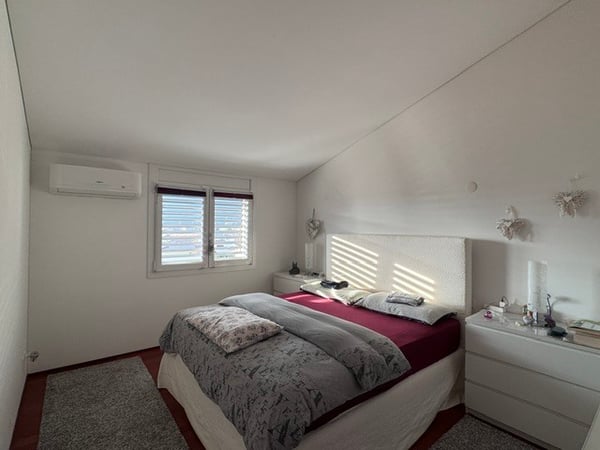 Affittasi ampio 4.5 locali, terrazzo panoramico, soppalco e 2 posteggi 3