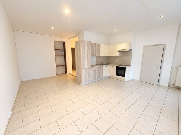 1er loyer offert ! Appartement de 3 pièces situé au rez-de-chaussée 1
