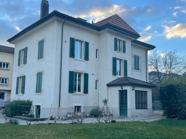 Charmant appartement de 1.5 pièces dans une petite maison plurifami... 2