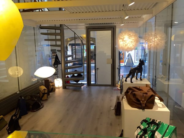 Dans un magnifique écrin, local commercial à Neuchâtel 4