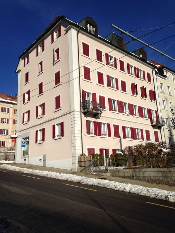 Garage fermé dans un garage collectif intérieur 4